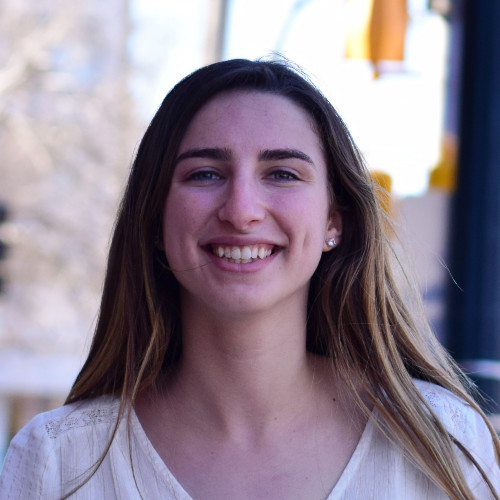 Madeleine Roglich Headshot