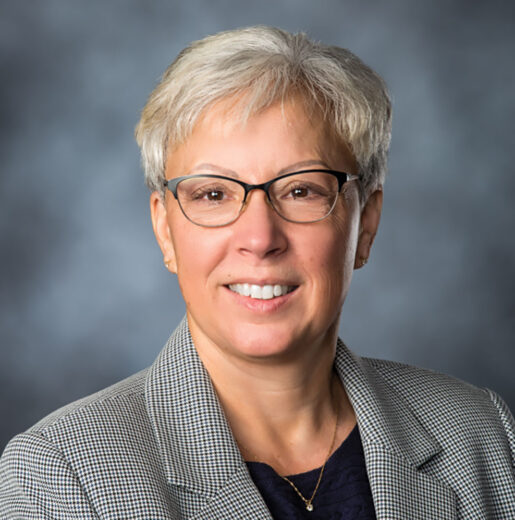 LouAnne King headshot
